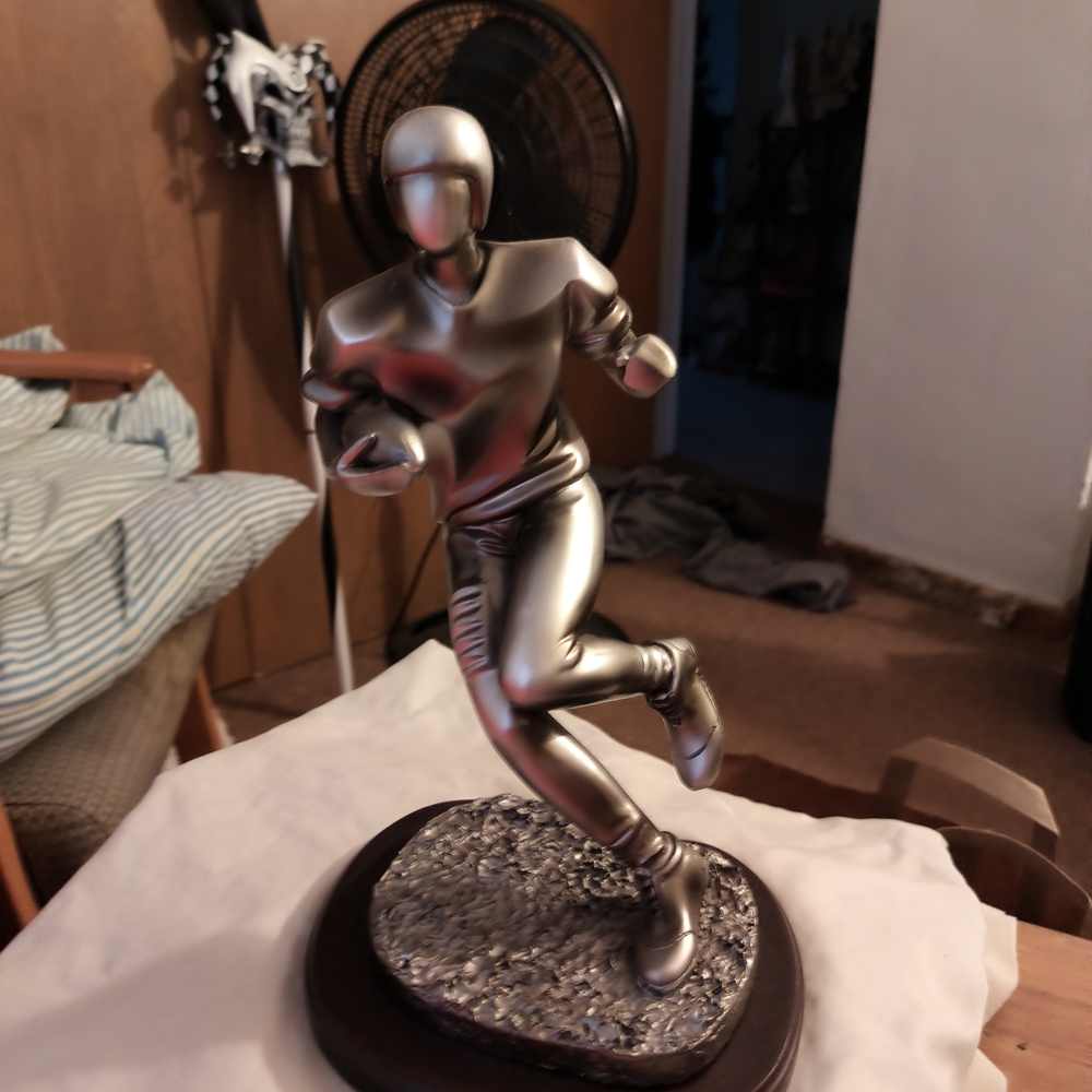 Silver Football Player Statue  About 12 Tall He's Got The Ball !